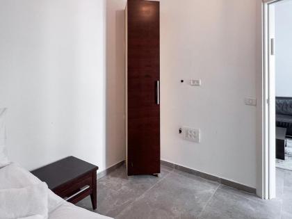 2 BR next to Old City with Patio by FeelHome - image 9
