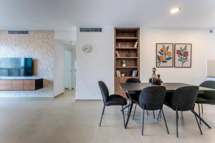 Holysuite Savyon View Tower - image 10