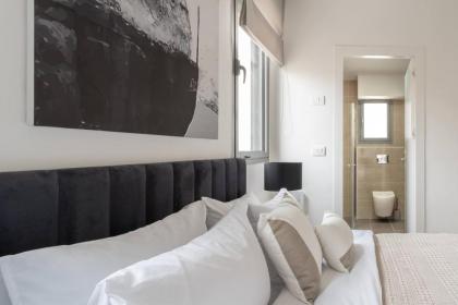 Holysuite Savyon View Tower - image 16