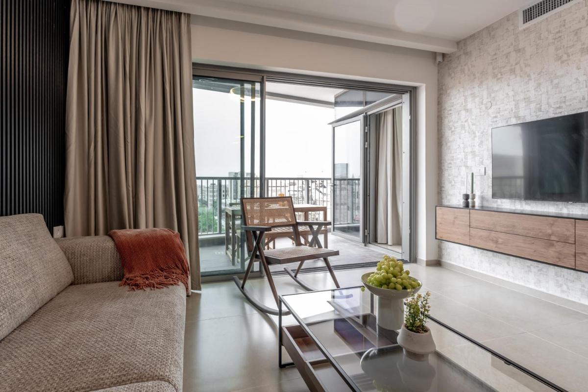 Holysuite Savyon View Tower - image 2