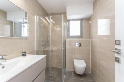 Holysuite Savyon View Tower - image 22