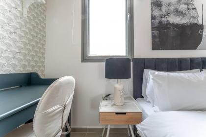 Holysuite Savyon View Tower - image 24