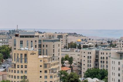 Holysuite Savyon View Tower - image 28