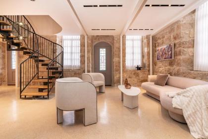 Breathtaking 3BR Villa With Garden Pool Parking
