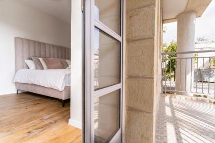 Breathtaking 3BR Villa With Garden Pool Parking - image 24