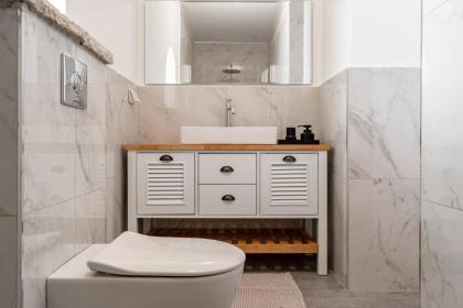 Breathtaking 3BR Villa With Garden Pool Parking - image 29