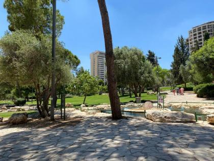GoodHouse 405 - Beautiful 2 BDR with amazing view of Jerusalem - image 15