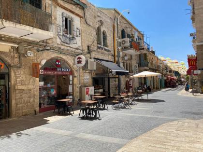 GoodHouse 405 - Beautiful 2 BDR with amazing view of Jerusalem - image 9
