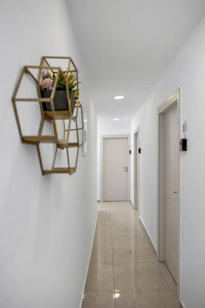 IB Properties Suites - image 12