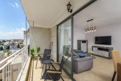 Full Option 3BR next King David - image 10