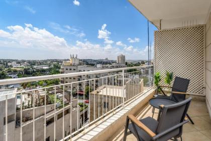Full Option 3BR next King David - image 2
