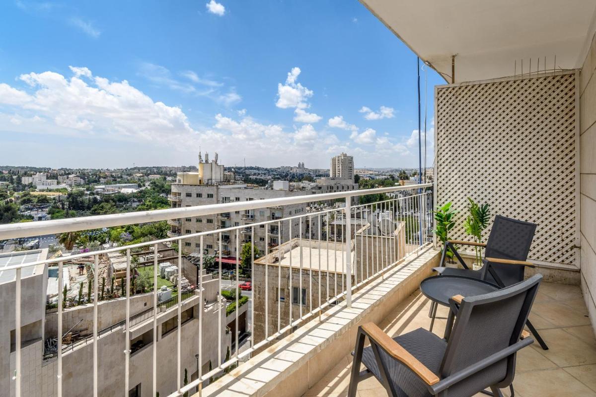 Full Option 3BR next King David - image 2