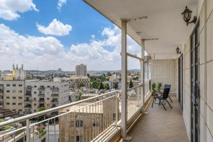 Full Option 3BR next King David - image 27