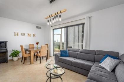 Full Option 3BR next King David - image 7