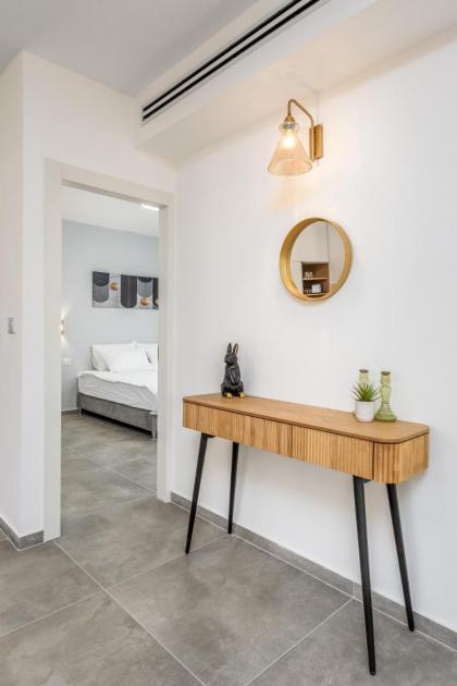 New Luxury 3 BR - Next the Orient Hotel - image 19