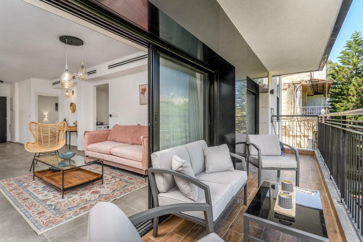 New Luxury 3 BR - Next the Orient Hotel - image 2