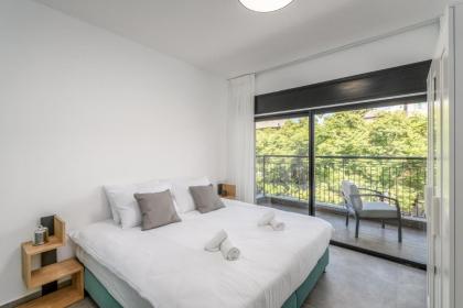 New Luxury 3 BR - Next the Orient Hotel - image 25