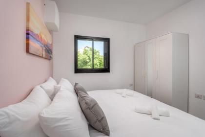 New Luxury 3 BR - Next the Orient Hotel - image 27