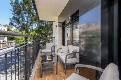 New Luxury 3 BR - Next the Orient Hotel - image 4