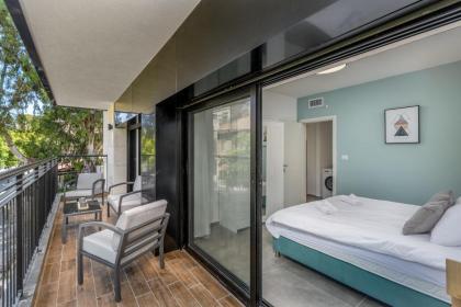 New Luxury 3 BR - Next the Orient Hotel - image 5