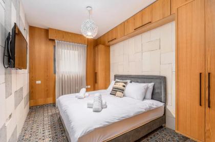 Trust Inn Baka family design & colors - image 2