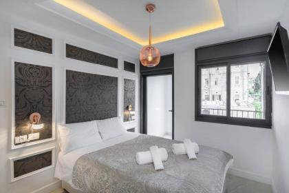 Trust inn Baroque & Cornices
