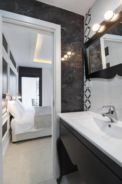 Trust inn Baroque & Cornices - image 16