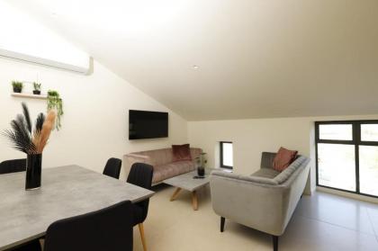 Jerusalem airbnb - image 29