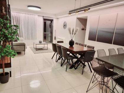 Stay at the Highest Location in Jerusalem