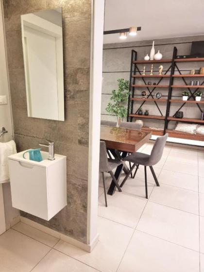 Stay at the Highest Location in Jerusalem - image 28