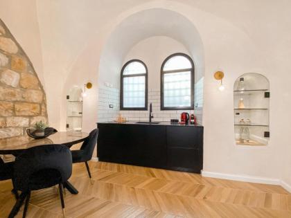 Jerusalem Central: Your Stylish Stay - image 16