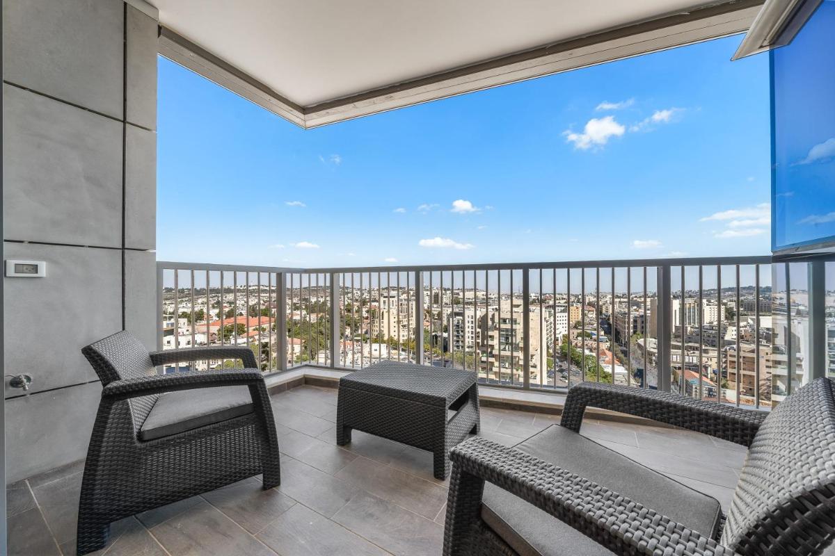 Dreamy 3 Bedroom In Best Location Parking - image 4