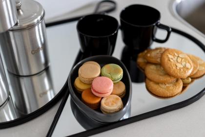 Amazing 3 bedroom Parking in Machane Yehuda Market - image 23