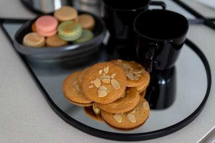 Amazing 3 bedroom Parking in Machane Yehuda Market - image 24