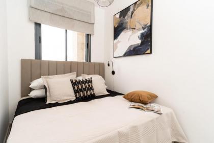 Amazing 3 bedroom Parking in Machane Yehuda Market - image 25