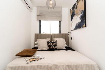 Amazing 3 bedroom Parking in Machane Yehuda Market - image 27