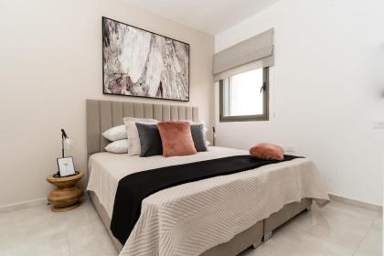 Amazing 3 bedroom Parking in Machane Yehuda Market - image 28