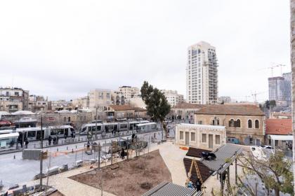 Amazing 3 bedroom Parking in Machane Yehuda Market - image 3