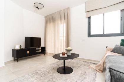 Amazing 3 bedroom Parking in Machane Yehuda Market - image 7