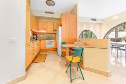 David Citadel Hotel Private Luxury Suites - image 13