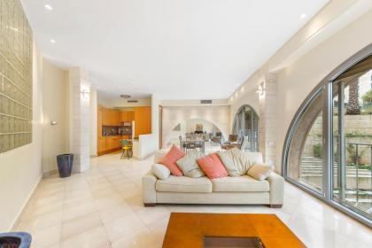 David Citadel Hotel Private Luxury Suites - image 2
