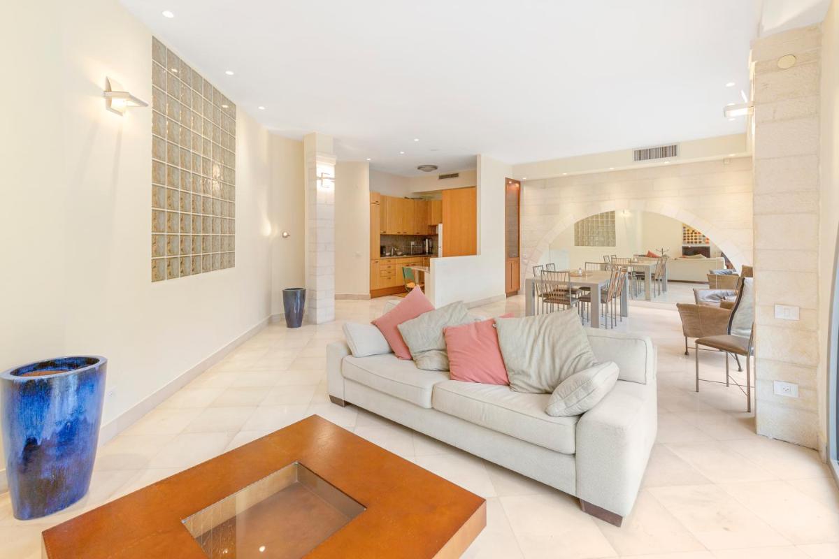 David Citadel Hotel Private Luxury Suites - image 6