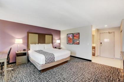 La Quinta Inn & Suites by Wyndham Las Vegas Nellis - image 12