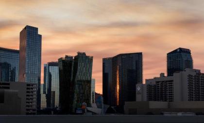 DoubleTree By Hilton Club Las Vegas Airport - image 2