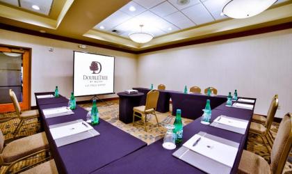 DoubleTree By Hilton Club Las Vegas Airport - image 9