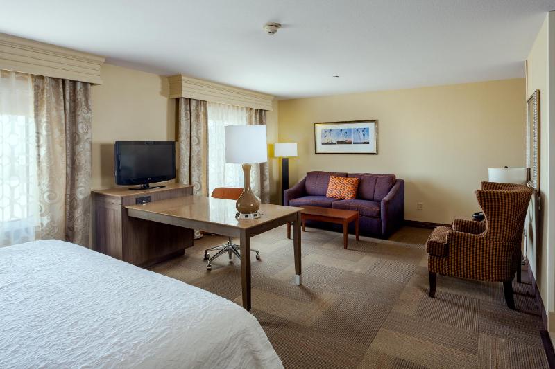 Hampton Inn By Hilton & Suites Las Vegas-Red Rock/Summerlin - image 4