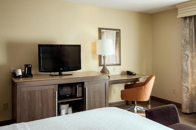 Hampton Inn By Hilton & Suites Las Vegas-Red Rock/Summerlin - image 7