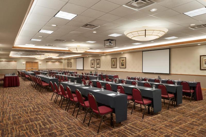 Embassy Suites by Hilton Convention Center Las Vegas - image 2