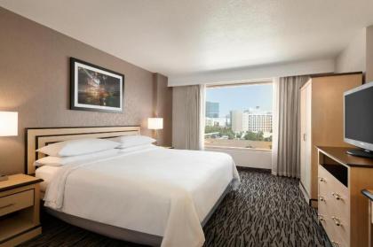 Embassy Suites by Hilton Convention Center Las Vegas - image 4