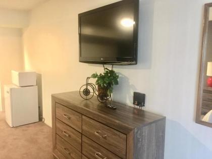 Siegel Slots and Suites (No Resort Fees) - image 3